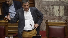 Τσακαλώτος: Το πρόβλημα με τα μισθώματα του Δημοσίου υπάρχει και... μας προβληματίζει