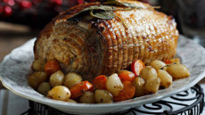 Χοιρινό ρόστο με μπίρα, πετιμέζι και πιπέρια