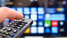 Καθορισμό του αριθμού των αδειών πριν τον διαγωνισμό ζητούν οι καναλάρχες