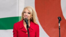 Η Κέλιαν Κόνγουεϊ επιρρίπτει ευθύνες στον Ομπάμα για το μακελειό στο Λας Βέγκας!