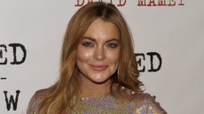 Η Lindsay Lohan προσπάθησε να... αρπάξει παιδιά προσφύγων - «Έφαγε» μπουνιά από τη μάνα τους!
