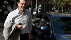 Οι «53» με την κριτική για το ταξίδι στις ΗΠΑ πλήττουν το success story του Τσίπρα