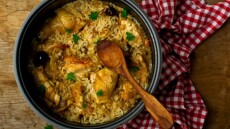 Κοτόπουλο με ρύζι στο φούρνο