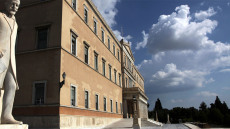 Δώρο άδωρον το μέρισμα - Υπερβολική λιτότητα και το 2018