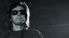 Παύλος Σιδηρόπουλος: 33 χρόνια από το πέρασμα του ασυμβίβαστου «πρίγκιπα της ροκ» στην απέναντι όχθη