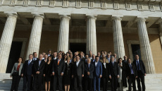 Ζαλίζουν τα «πόθεν έσχες» της κυβέρνησης: Καταθέσεις στο εξωτερικό, επενδύσεις, ακίνητα 