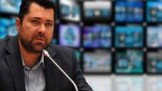 Κρέτσος κατά Facebook για τη συνεργασία με τα Ellinika Hoaxes