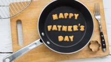 Οι μπαμπάδες γιορτάζουν και τους φτιάχνουμε το πιο απολαυστικό πρωινό