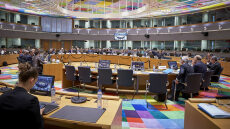 Κομισιόν: Αύριο κληρώνει για το μίνι μνημόνιο 