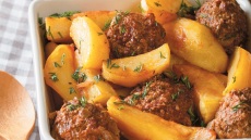 Κεφτεδάκια φούρνου με πατάτες
