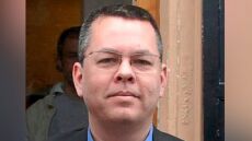 Ο Αμερικανός πρέσβης στην Τουρκία επισκέφθηκε τον πάστορα Μπράνσον