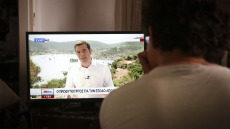 Το Twitter για το διάγγελμα Τσίπρα: Καλό το #ΠαραμΙΘΑΚΗ αλλά δεν το πιστεύουν πλέον ούτε οι χορευτές στο Συνταγμα