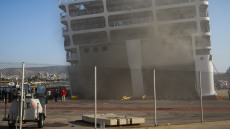 Φωτιά στο πλοίο «Ελ. Βενιζέλος»: Με αργά βήματα προχωρά η κατάσβεση