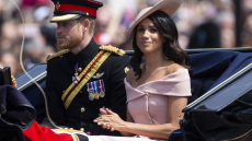 Τι κρύβεται κάτω από το φόρεμα της Μέγκαν Μαρκλ; Το βασιλικό dress code και στα εσώρουχα