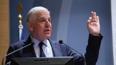 Δικογραφία 900+ σελίδων στη Βουλή για τον Γιάννο Παπαντωνίου - Κατηγορίες για μίζα 2.835.000 ελβετικών φράγκων