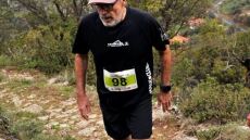 Ο Παντελής Καψής και το σκυλί του Βαρουφάκη