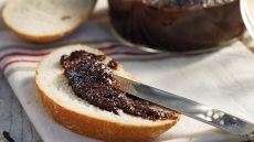 Σοκολατένια μαρμελάδα μήλου