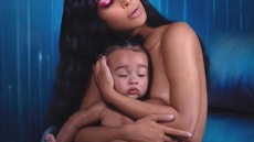 Η Chicago West είναι μοντέλο από κούνια