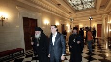 Le Monde: «Πολλές από τις αποφάσεις Τσίπρα έχουν σοκάρει ορισμένους εκκλησιαστικούς κύκλους»