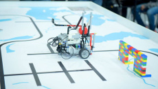 Τα προγράμματα STEM επιστρέφουν στον «Ελληνικό Κόσμο»