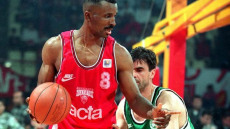 Άμπου Ντάμπι 2025: «Πάμε Ολυμπιακέ», το μήνυμα του Έντι Τζόνσον!
