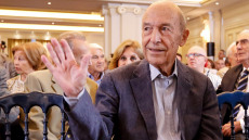 «Πνέουν τα μένεα» στο ΚΙΝΑΛ για το άνοιγμα λογαριασμών Σημίτη - Προς μετωπική με το Μαξίμου