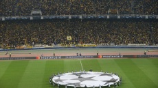 Αγωνία στην ΑΕΚ για πιθανή τιμωρία μετά τις φωτοβολίδες των οπαδών της στον αγώνα με τη Μπάγερν