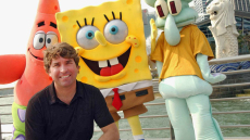 Σοκ! Πέθανε σε ηλικία 57 ετών ο δημιουργός του Μπομπ Σφουγγαράκη