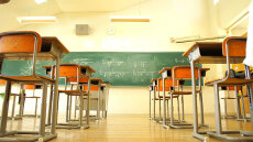 Ιταλία: Προσλαμβάνουν ξανά καθαρίστριες και φύλακες στα δημόσια σχολεία 18 χρόνια μετά