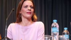 Αχτσιόγλου: Συλλογικές συμβάσεις και αύξηση μισθών το 2019