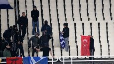 Εθνική ποδοσφαίρου: Δύο κλειστές θύρες για τα ναζιστικά πανό!