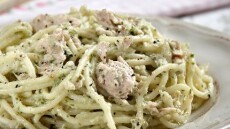 Σαλατομακαρονάδα με τόνο και πέστο άνηθου