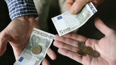 Συντάξεις Αυγούστου: Πότε μπαίνουν τα χρήματα στους δικαιούχους - Όλες οι ημερομηνίες