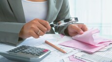 ΠΔΣΟ: Εκτεθειμένη η κυβέρνηση από τη μεθόδευση που επιχειρήθηκε με το voucher των 600 ευρώ