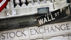 Ανέκαμψε η Wall Street με οδηγό τη γεωπολιτική και τις προσδοκίες για Fed