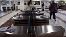 Δείτε βίντεο: Πώς θα εκδίδουμε εισιτήριο ανέπαφα σε μετρό, λεωφορεία, τρόλεϊ και τραμ
