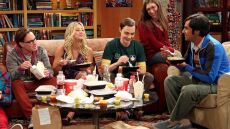 Σταρ του Big Bang Theory δώρισε μεγάλο ποσό στη χήρα και το ορφανό τηλεπαρουσιαστή που απεβίωσε