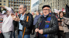 Περιορισμό της εξουσίας των δικαστηρίων να επιδικάζουν σωρρηδόν αναδρομικά προτείνει ο Κουτεντάκης