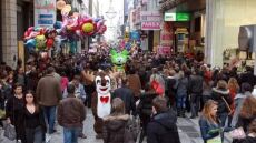 Χαμηλότερος ο χριστουγεννιάτικος τζίρος για 1 στις 2 επιχειρήσεις