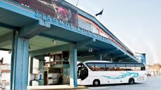 Γυναίκα ξυλοκοπήθηκε από άγνωστο στο ΚΤΕΛ Λάρισας