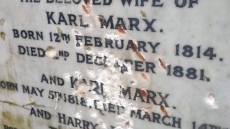 Βρετανία: Βεβήλωσαν τον τάφο του Καρλ Μαρξ στο Λονδίνο