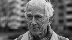 Ο σπουδαίος συγγραφέας Θοδωρής Καλλιφατίδης στην εκπομπή «Ένας κόσμος Ελλάδα» στο ΘΕΜΑ 104.6