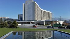 Η ΤΕΜΕΣ του Costa Navarino αγοράζει το Hilton από τους Τούρκους