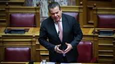 Πετρόπουλος σε μαθητές δημοτικού: Οι άνθρωποι έτρωγαν από τους κάδους, ώσπου ήρθε ο ΣΥΡΙΖΑ