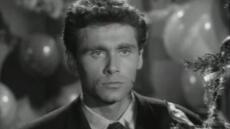 Ο Σταύρος Θεοδωράκης αποχαιρετά τον Φαίδωνα Γεωργίτση 