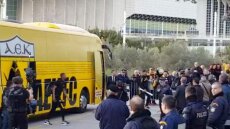 ΑΕΚ - Παναθηναϊκός: Υποδοχή από οπαδούς στην άφιξη της Ένωσης