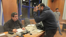 Χάος στον Δήμο Αχαρνών για τα σχολεία: Αγανακτισμένοι γονείς πέταξαν μπάζα στο Συμβούλιο