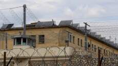 Σωφρονιστικοί υπάλληλοι: Η κυβέρνηση εφαρμόζει την «πολιτική της κορδέλας» στις φυλακές