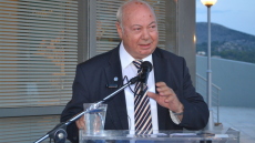 Καθηγητές κατά δημάρχου Κεφαλονιάς: Μας είπε κοπρόσκυλα 