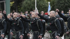 Διευκρινίσεις από το Λιμενικό για τους ΟΥΚάδες στην παρέλαση: Τραγούδια ναι, συνθήματα όχι